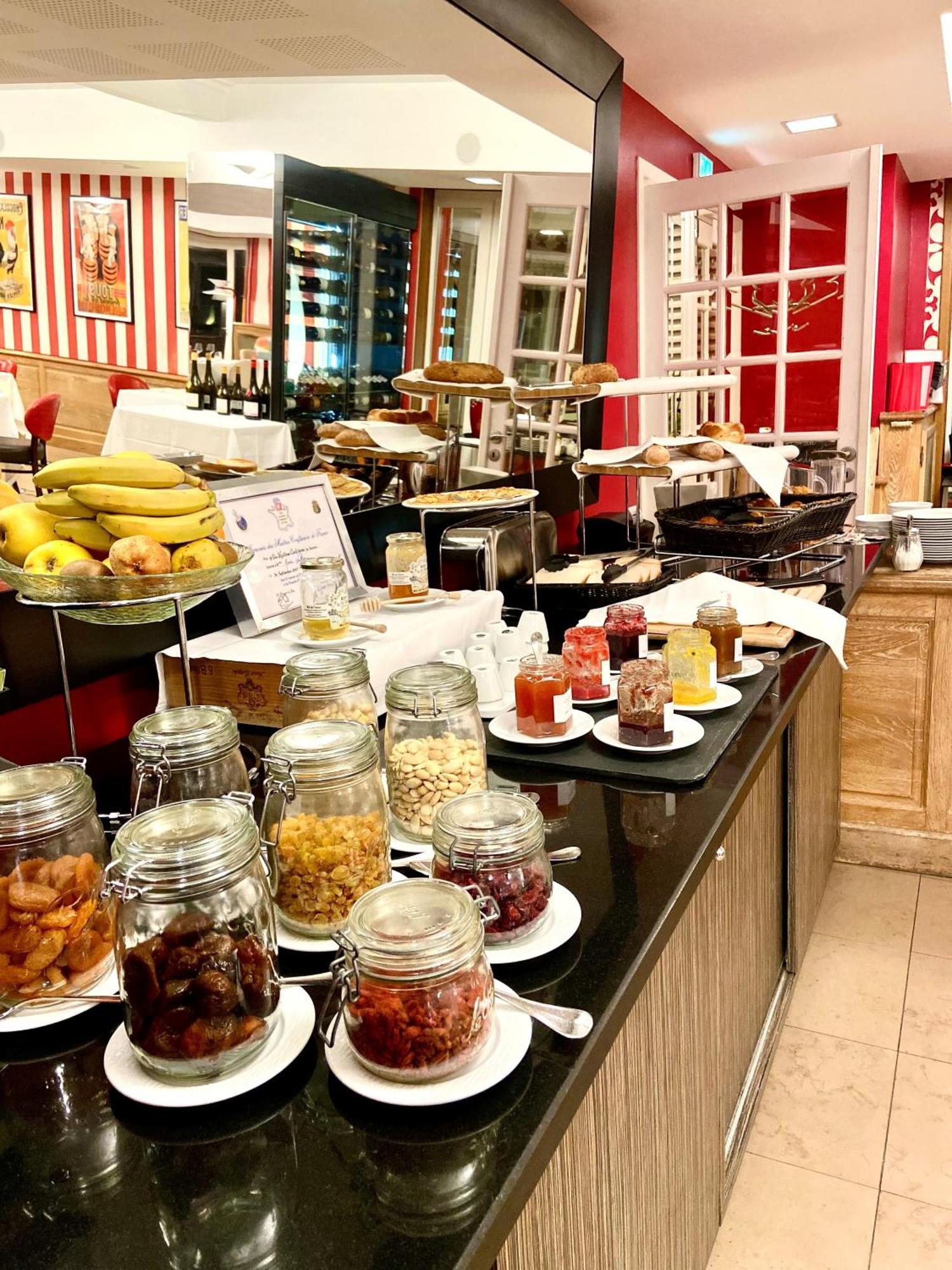 Les Maritonnes Parc & Vignoble Hotel Romaneche-Thorins Luaran gambar